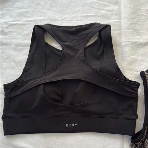 Roxy & Fabletics Black and Snake Print Sports Bra Bundle - Picture 5 of 6